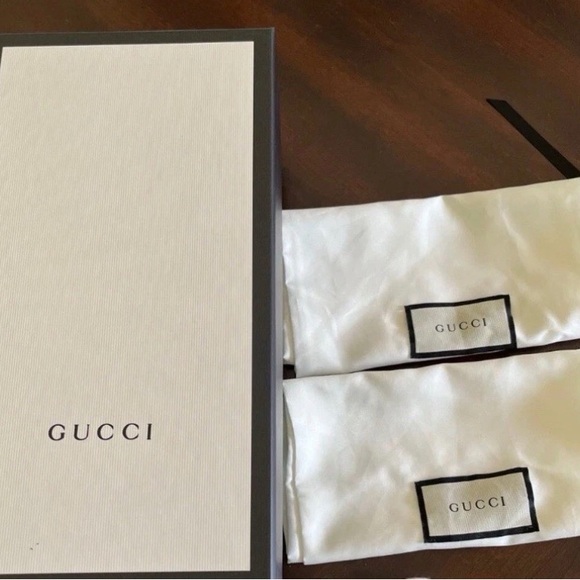 Gucci Cream Box with White Dust Bags - Picture 2 of 3